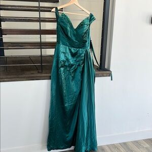 Elegant Green Evening Gown